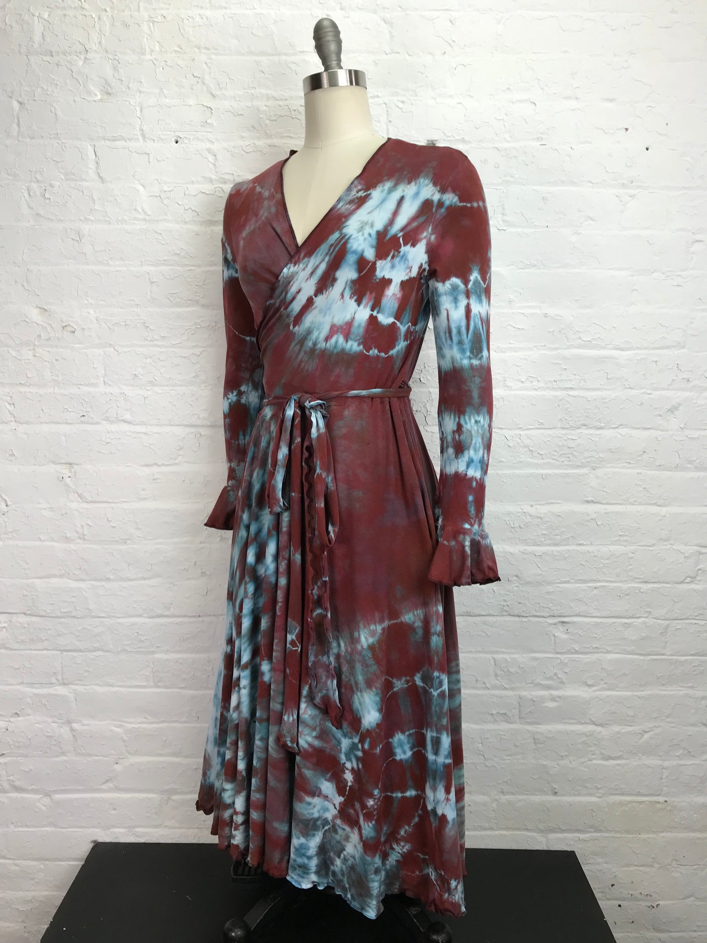 Flamenco Wrap Dress with Pockets in Pinot Noir Tangle - Medium