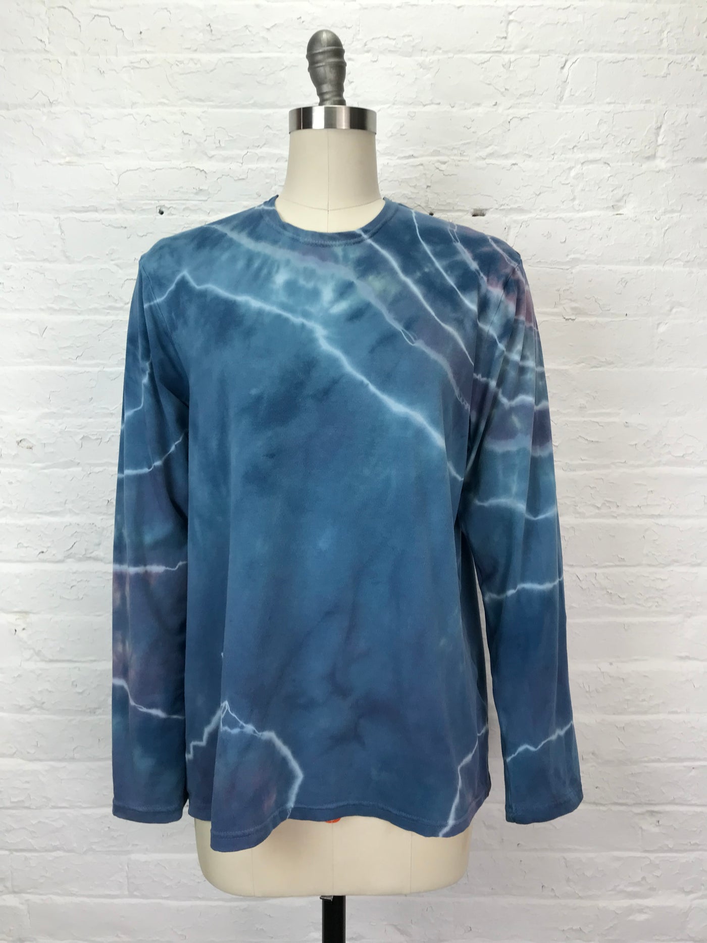 Atlas Unisex Long Sleeve Shirt in Good Morning Glasgow