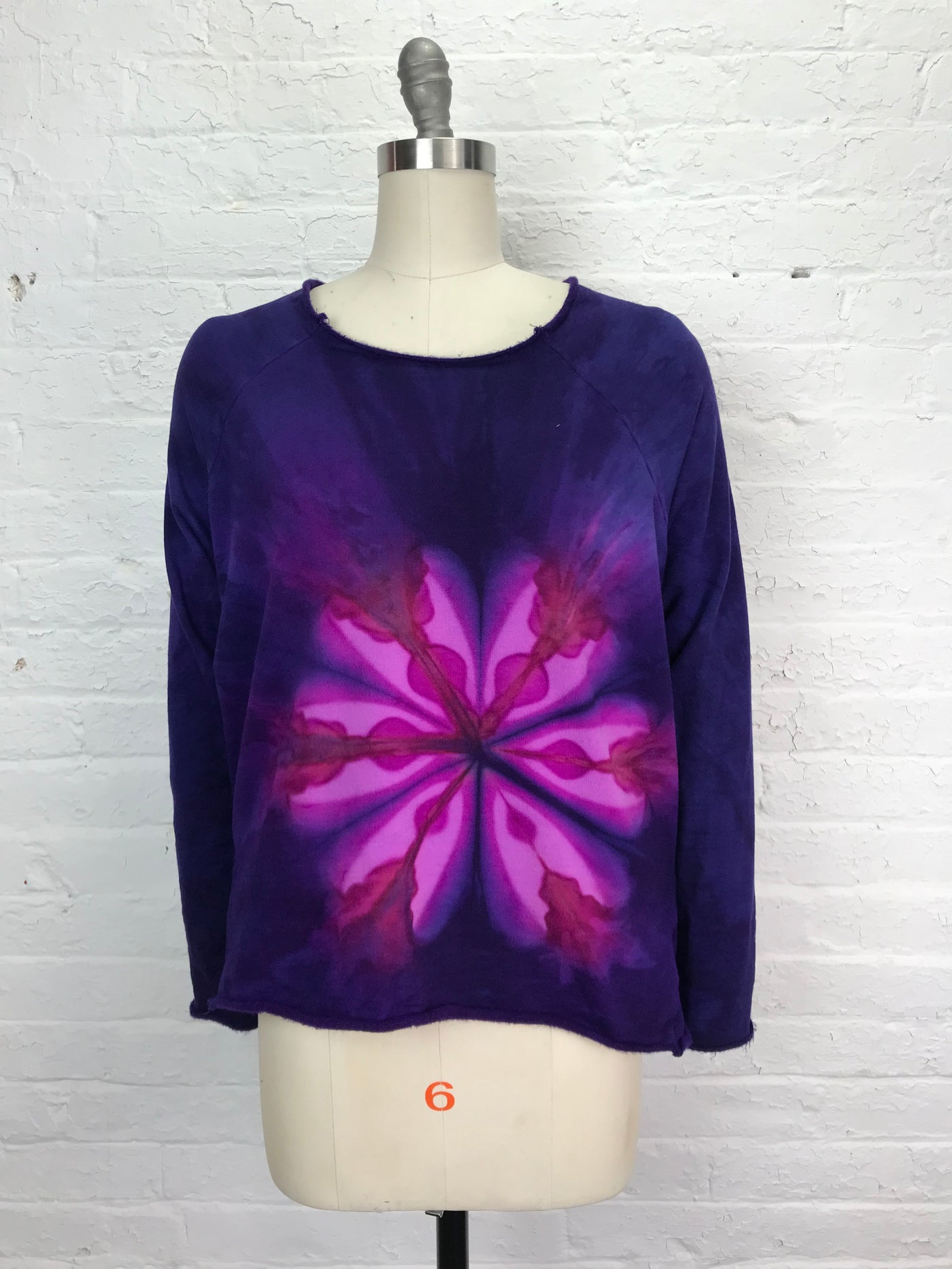 Fleece Raglan Sweatshirt in Copper Amethyst Daisy with Pockets