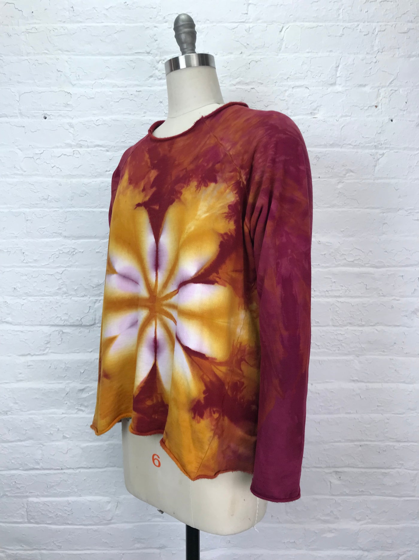 Fleece Raglan Sweatshirt in Gold Copper Chrysanthemum