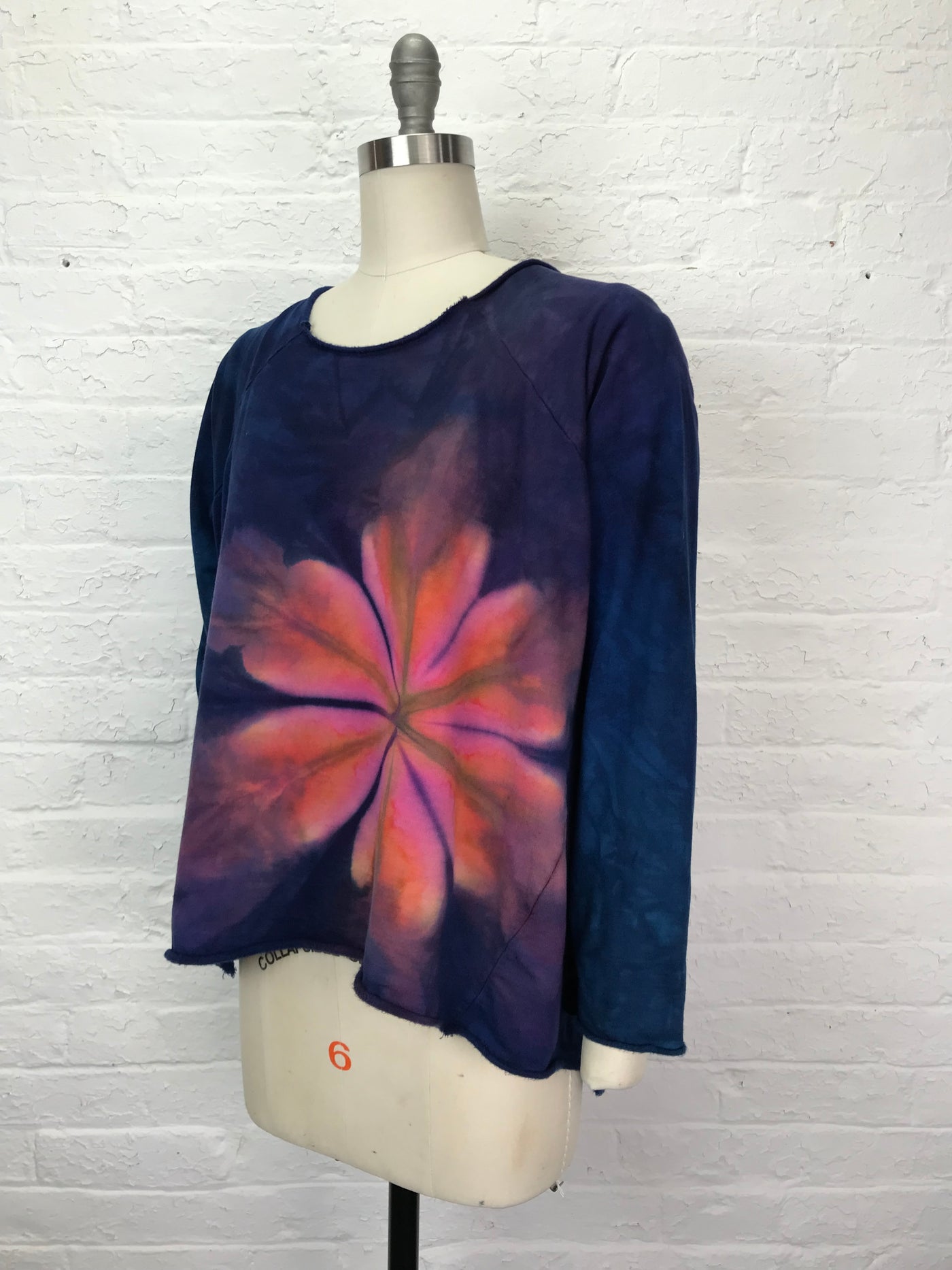 Fleece Raglan Sweatshirt in Glowing Pink Petunia