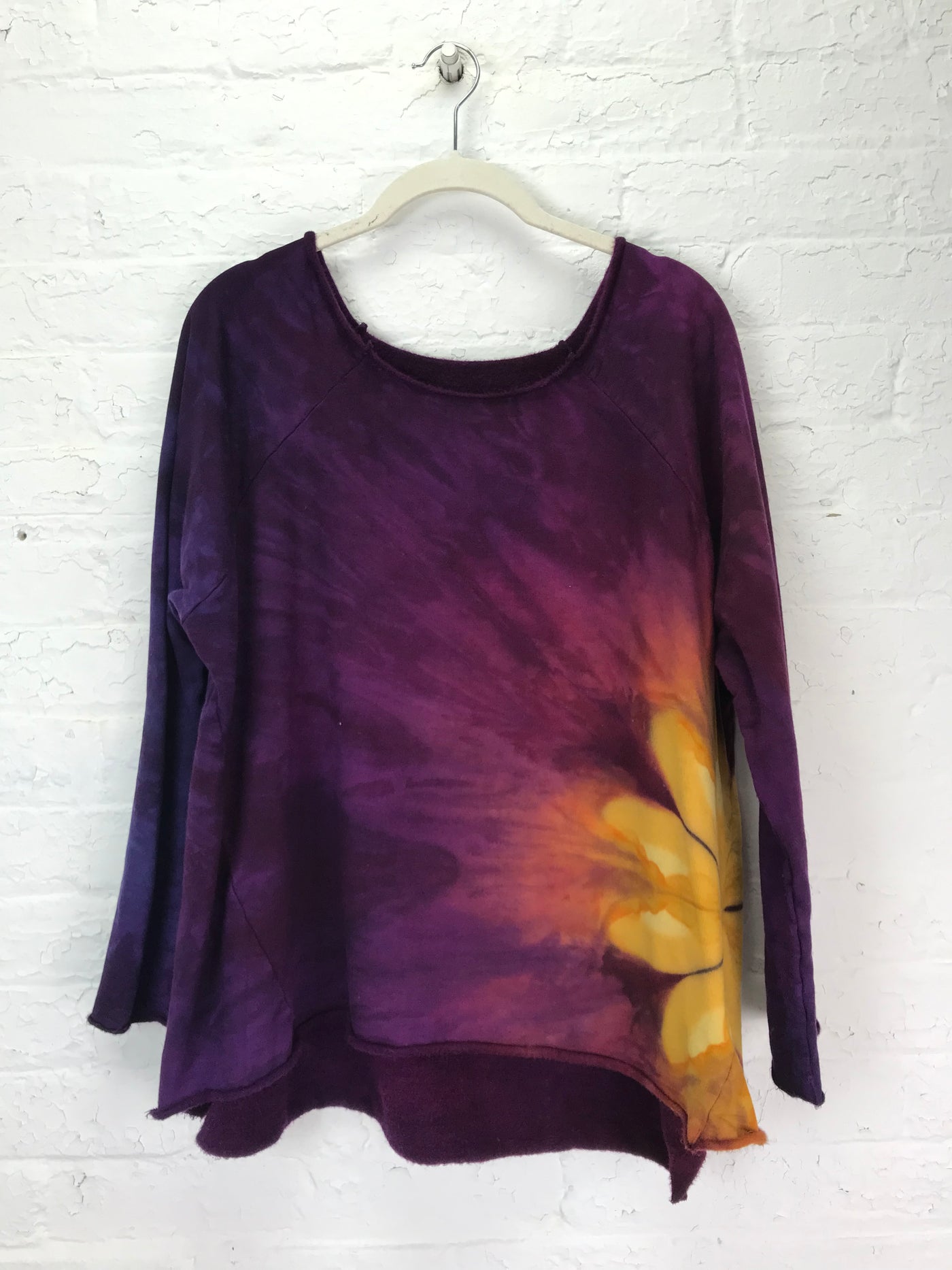 Fleece Raglan Sweatshirt in Golden Honey Flower