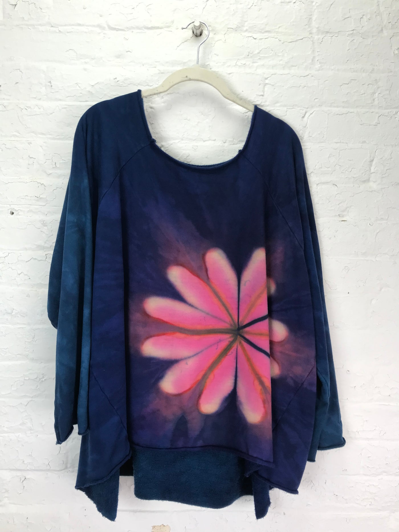 Fleece Raglan Sweatshirt in Glowing Pink Petunia