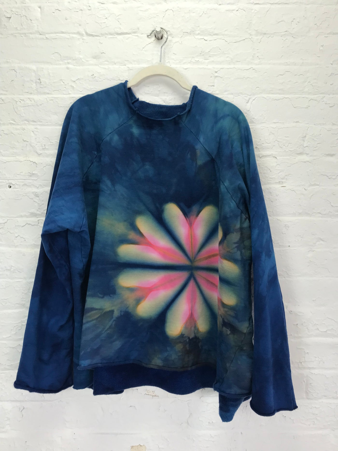 Fleece Raglan Sweatshirt in Mountain Blossom