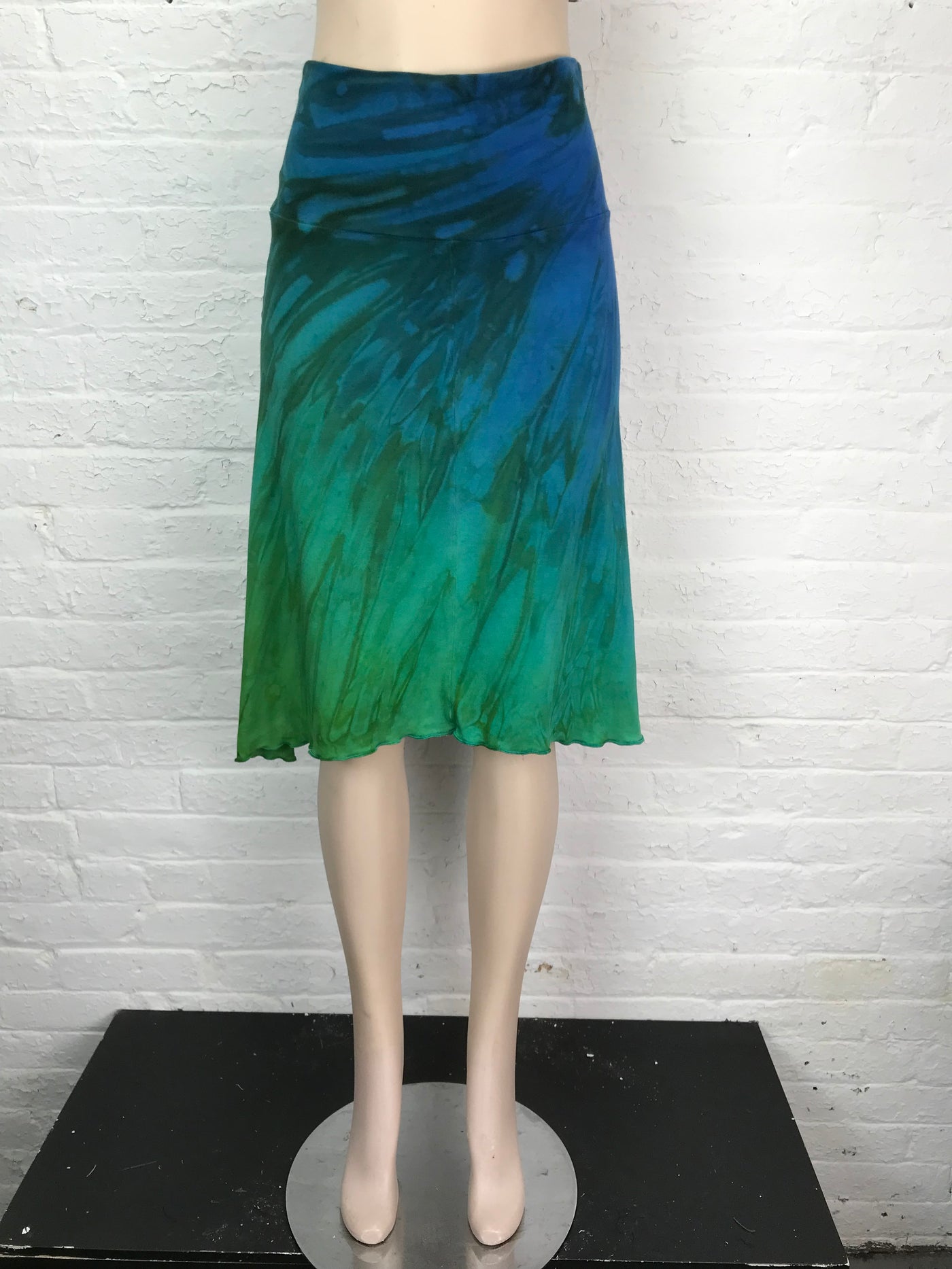 Skirt in Underwater Light - Medium