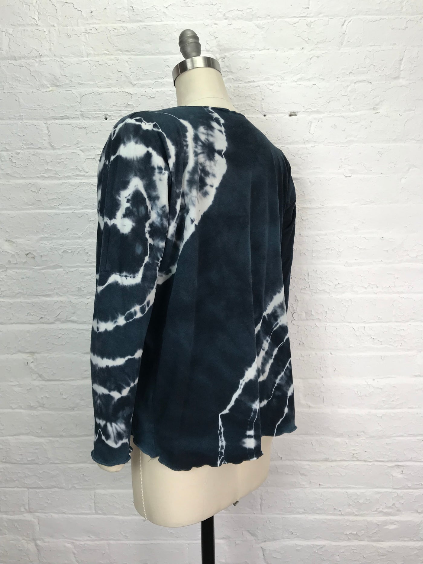 Juni Long Sleeve Shirt in Raven Geode - One Size
