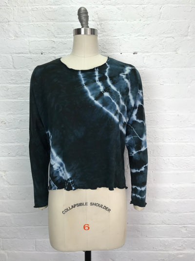Juni Long Sleeve Petite Top in Cracked Pepper Geode