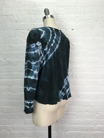Juni Long Sleeve Petite Top in Cracked Pepper Geode