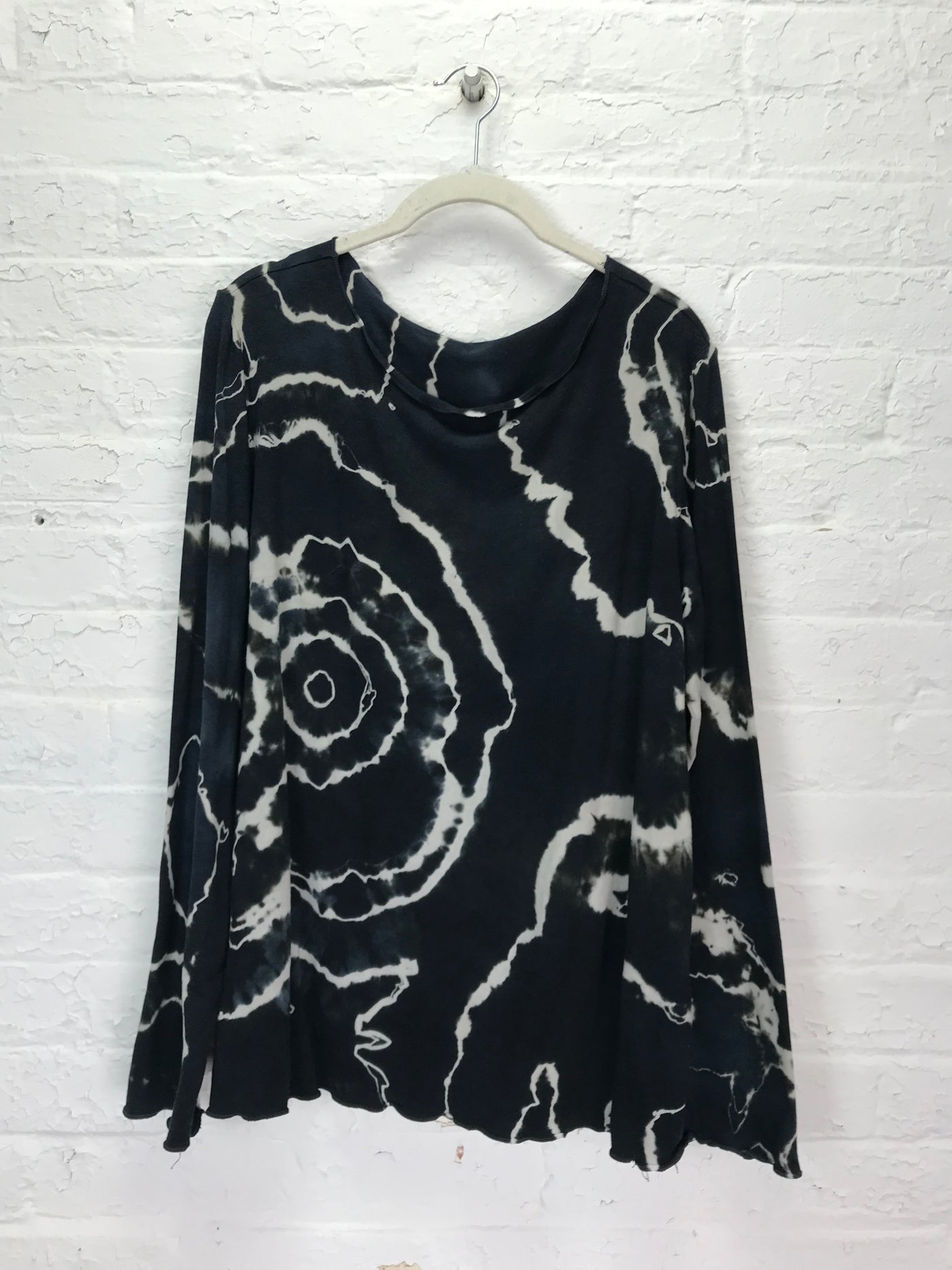 Rose Long Sleeve Tunic in Black Marble