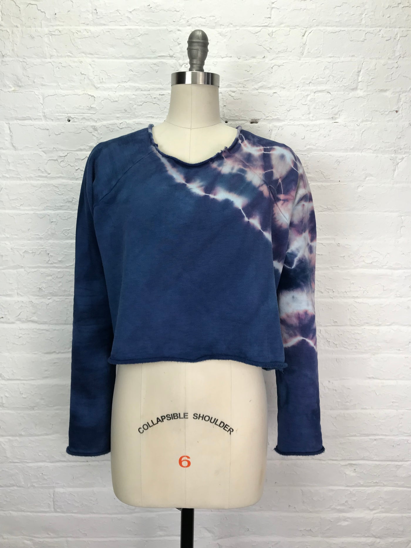 Heavyweight Fleece Cropped Sweatshirt in Pink Lightning