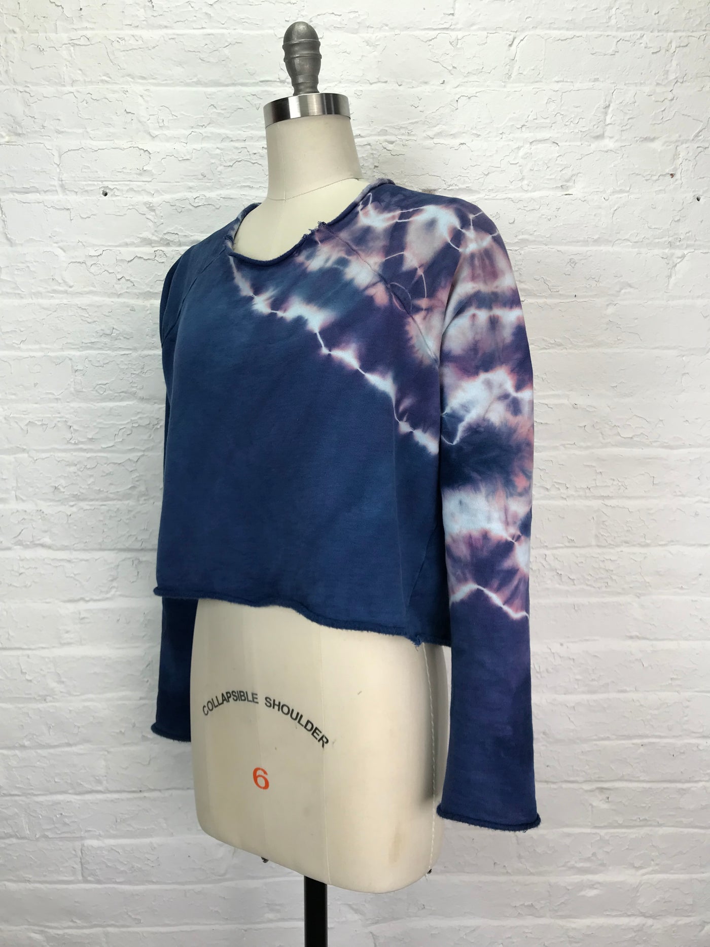 Heavyweight Fleece Cropped Sweatshirt in Pink Lightning