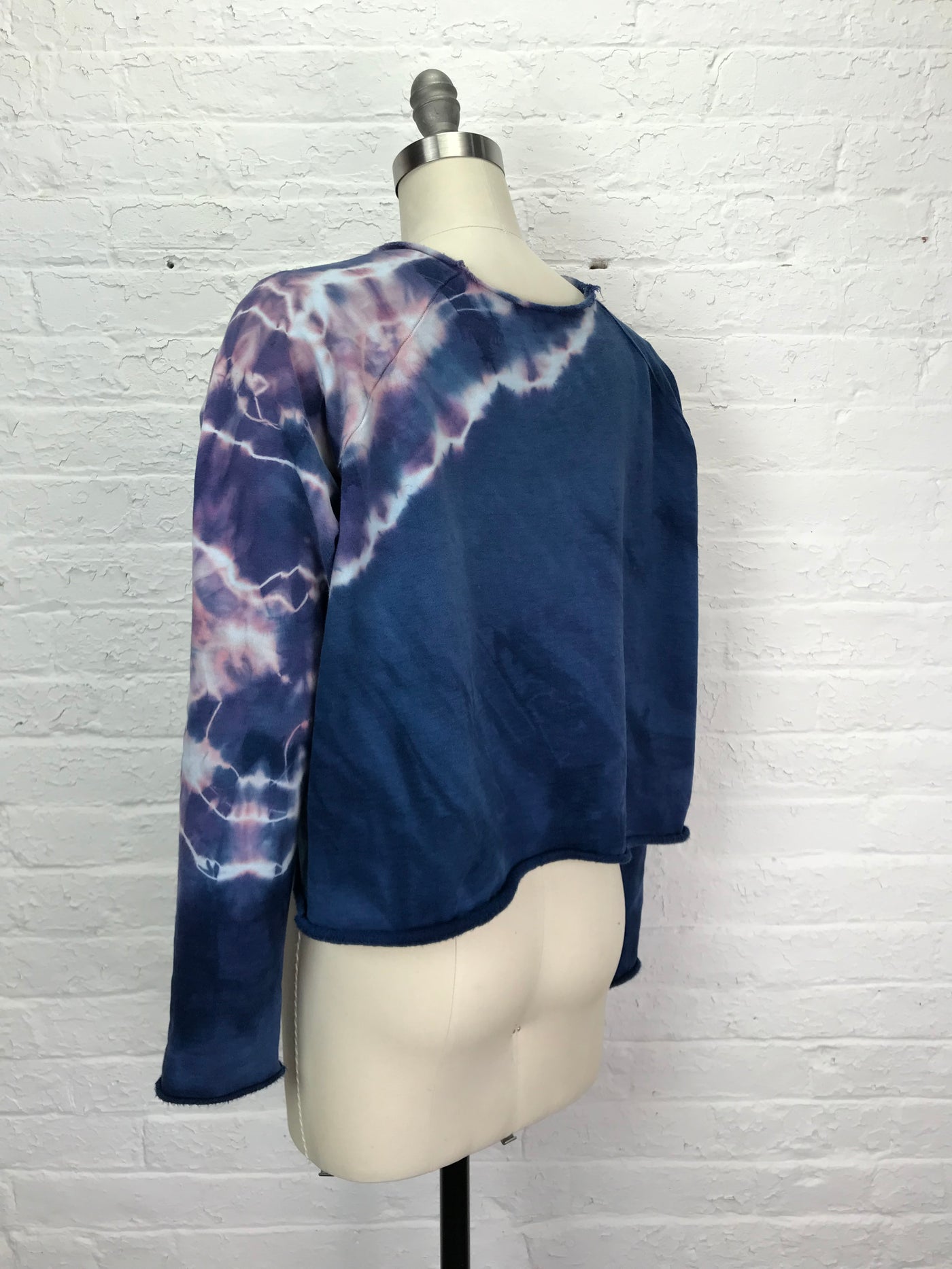 Heavyweight Fleece Cropped Sweatshirt in Pink Lightning