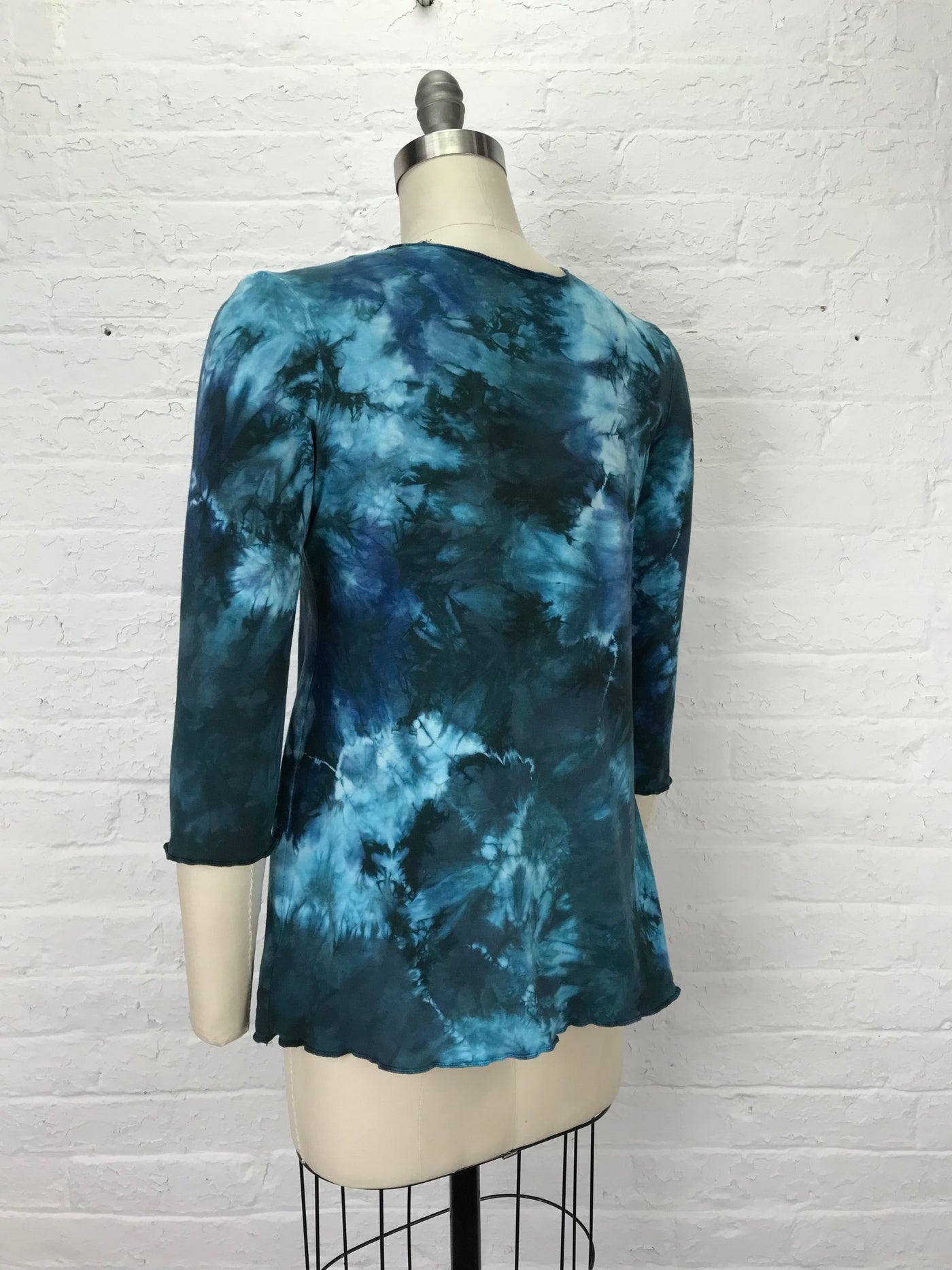 Jane 3/4 Top in Dolphin Tangle