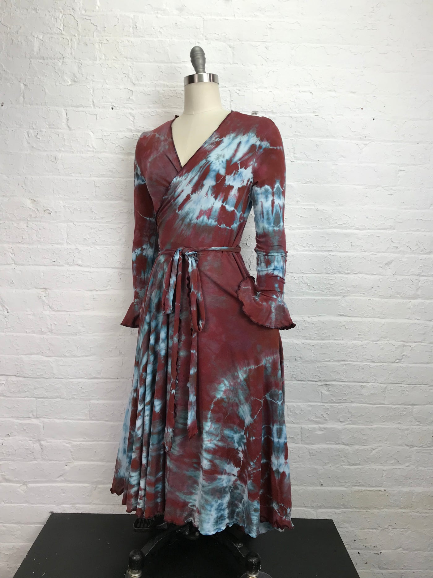 Flamenco Wrap Dress with Pockets in Pinot Noir Tangle - Medium