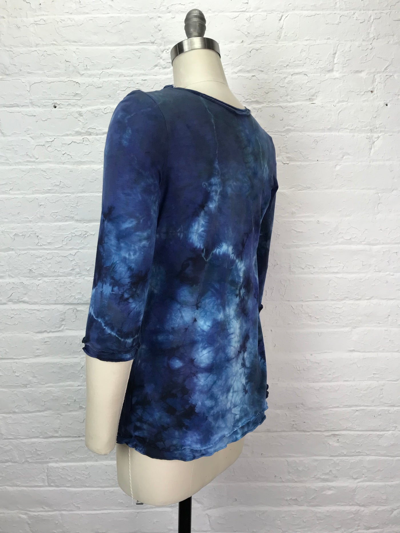 Isabella 3/4 Sleeve Top in Deep Blue Tangle