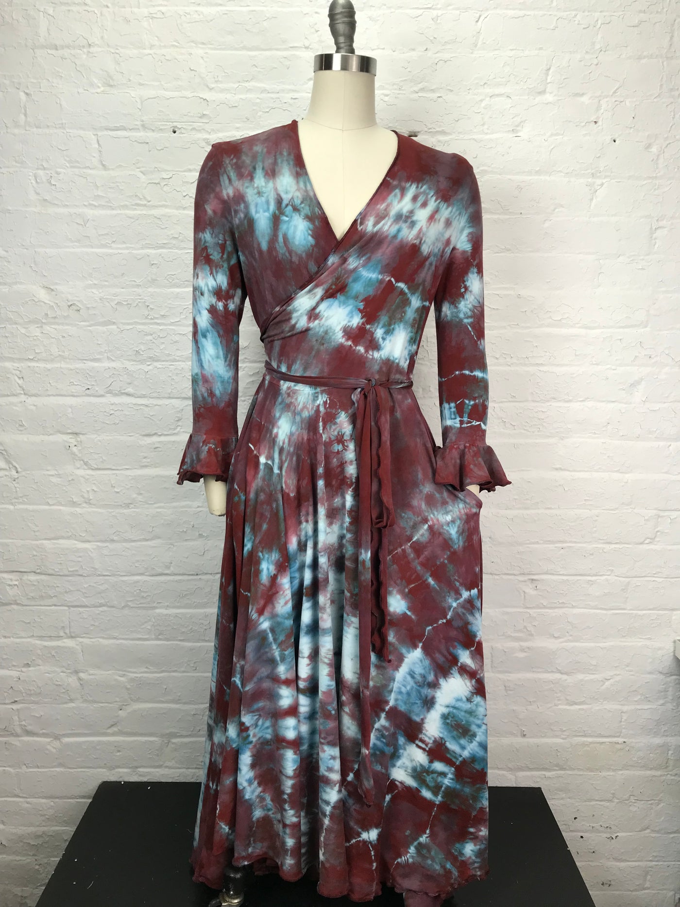 Flamenco Wrap Dress with Pockets in Pinot Noir Tangle