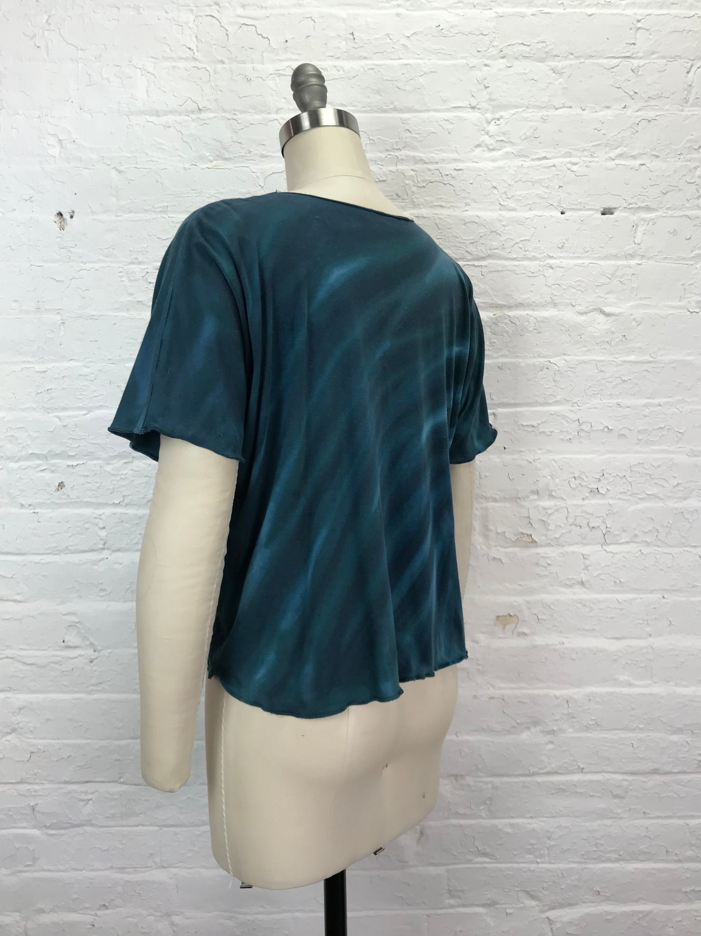 Juni Short Sleeve Petite Top in Dolphin Wake - One Size