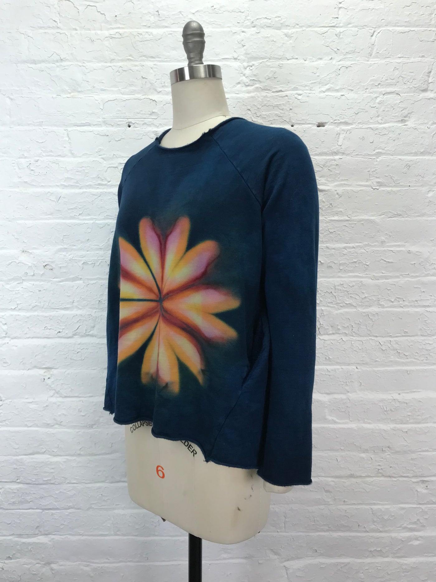 Fleece Raglan Sweatshirt in Peach Pop Chrysanthemum with Pockets