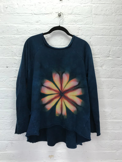 Fleece Raglan Sweatshirt in Peach Pop Chrysanthemum with Pockets