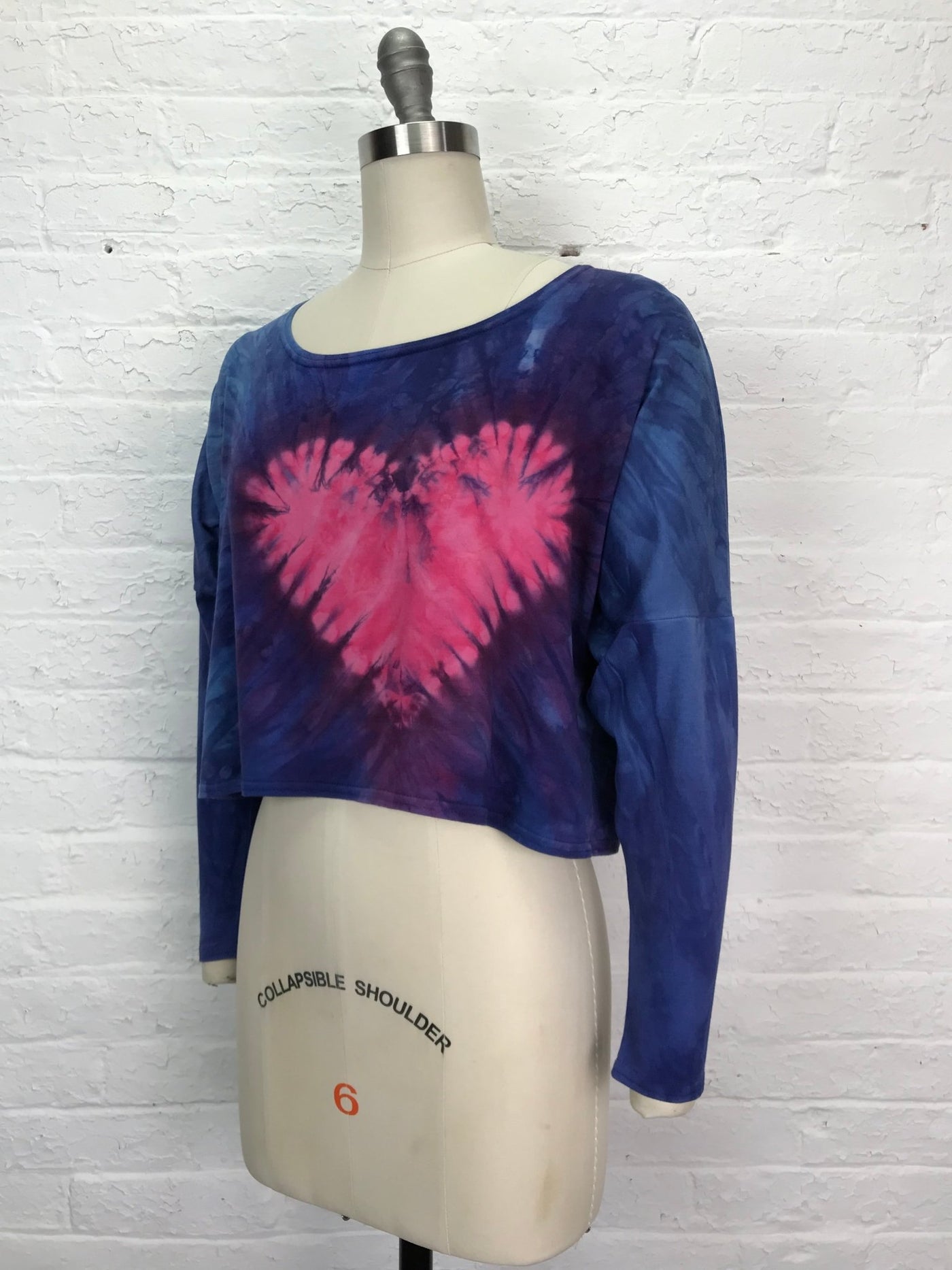 Astrid Long Sleeve Crop Top in Folk Art Heart - Cloud Candy
