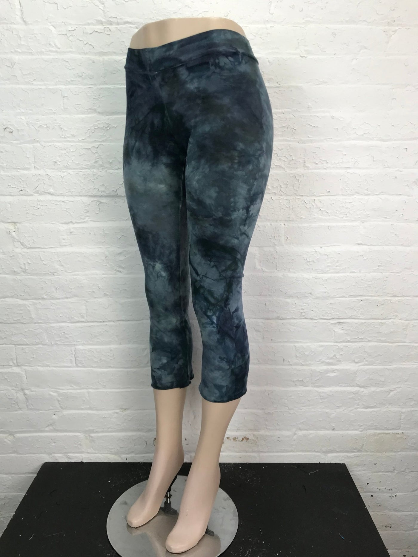Capri Leggings in Cloud Cover - Small - Cloud Candy