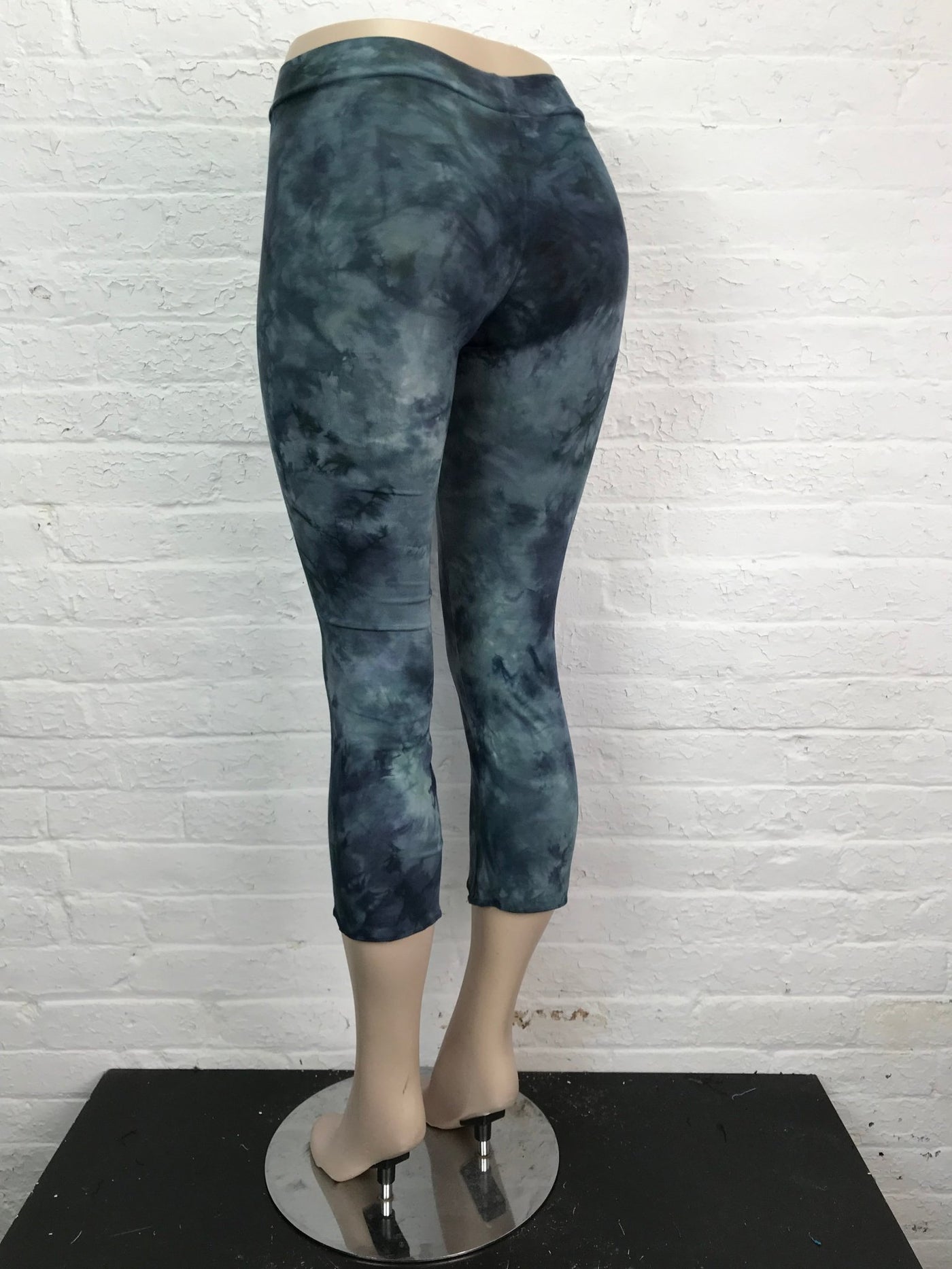 Capri Leggings in Cloud Cover - Small - Cloud Candy
