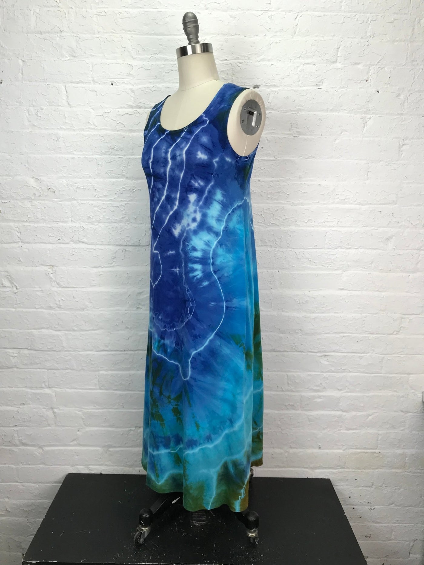 Eileen Midi Tank Dress in Coastal Currents - Cloud Candy