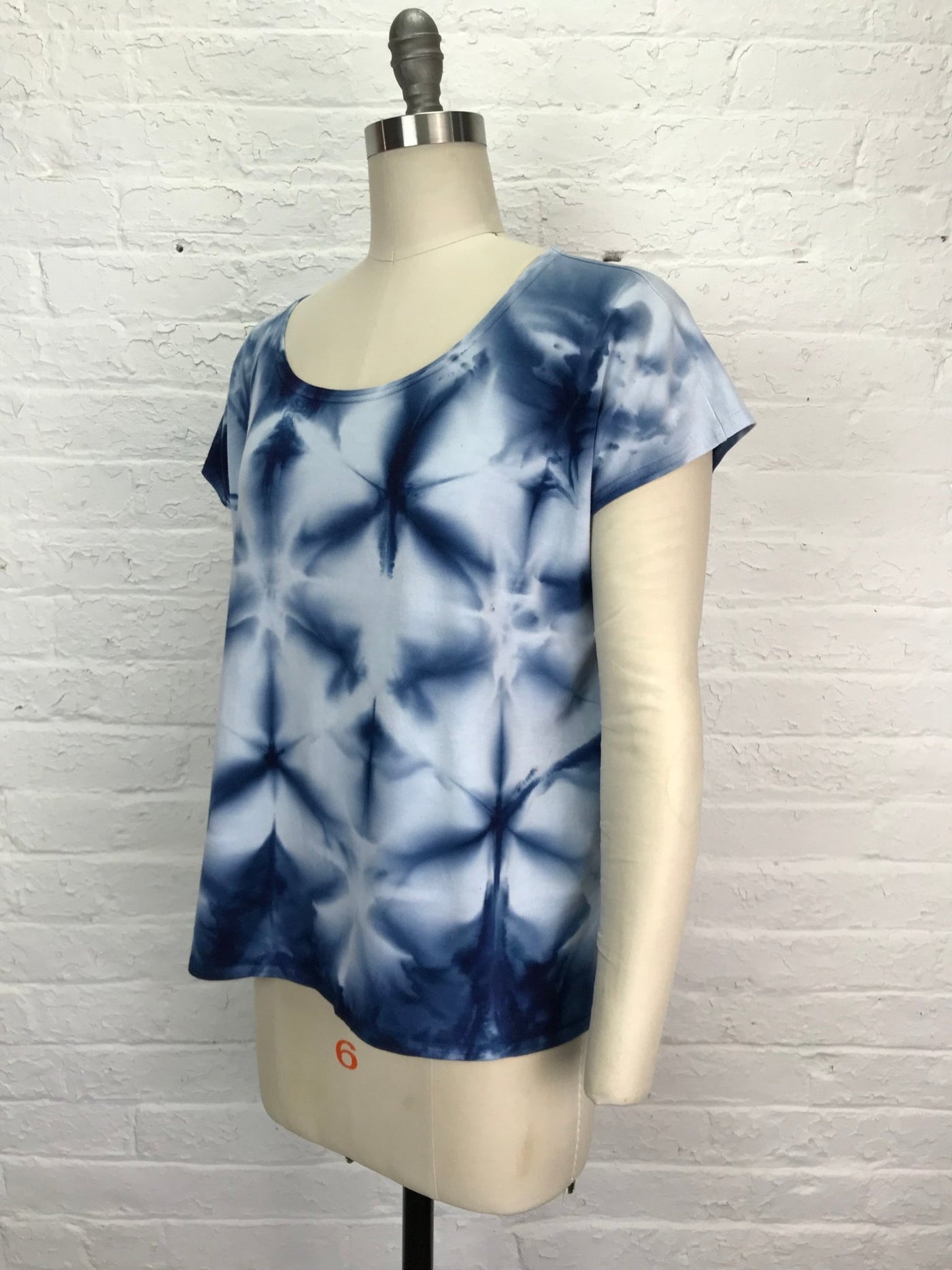 Elsie Top in Indigo Snowflake - Cloud Candy