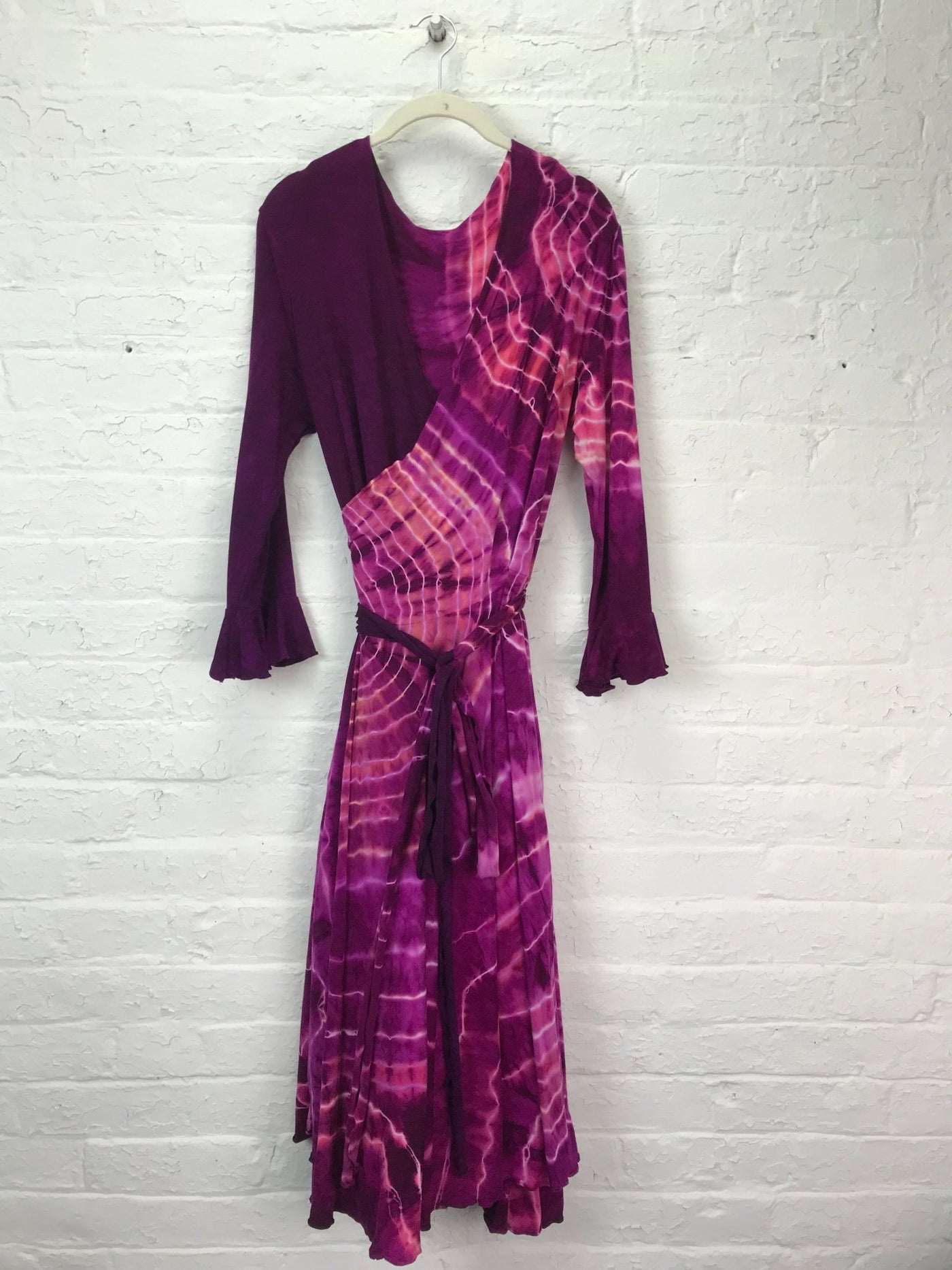 Flamenco Wrap Dress in Strawberry Lightning Geode with Pockets - Cloud Candy
