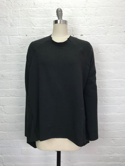 Fleece Raglan Sweatshirt in Jet Black - Cloud Candy