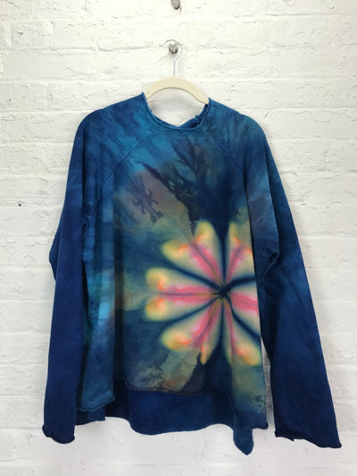 Fleece Raglan Sweatshirt in Mountain Blossom - Cloud Candy