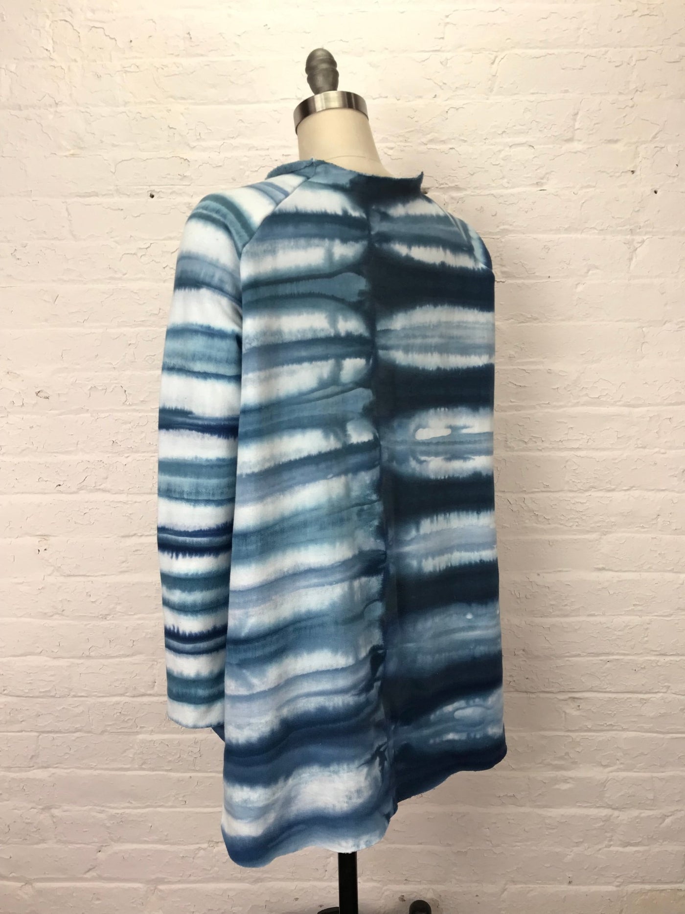 Heavyweight Fleece Raglan Sweatshirt in Navy Stripe - One Size - Cloud Candy