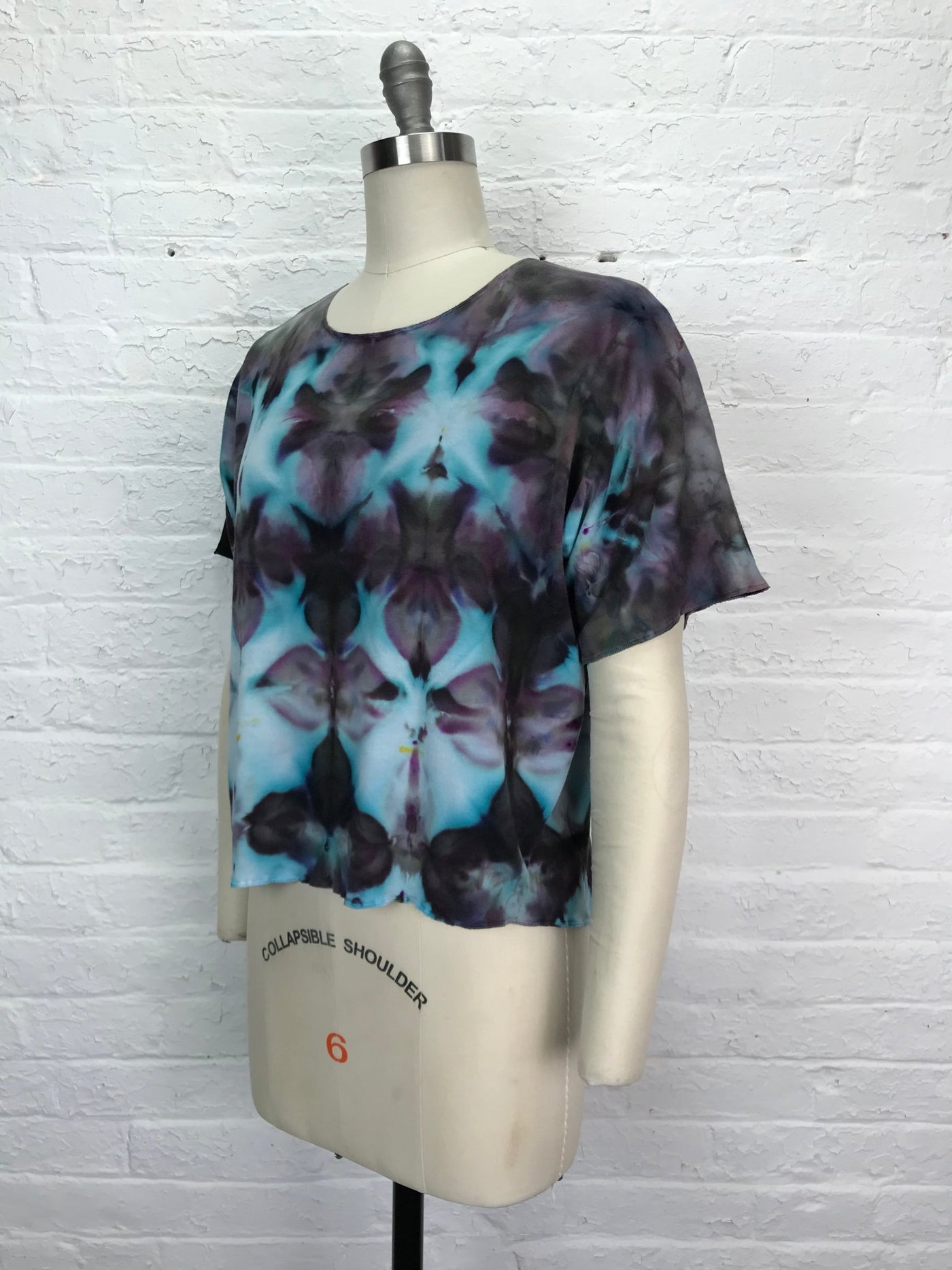 Juni Short Sleeve Petite Top in Moonflower Petunia - Cloud Candy