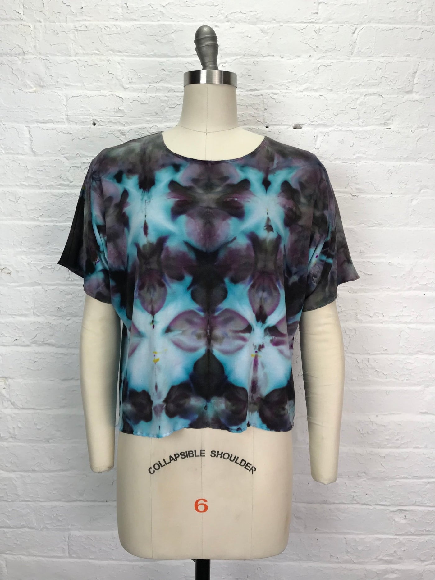 Juni Short Sleeve Petite Top in Moonflower Petunia - Cloud Candy