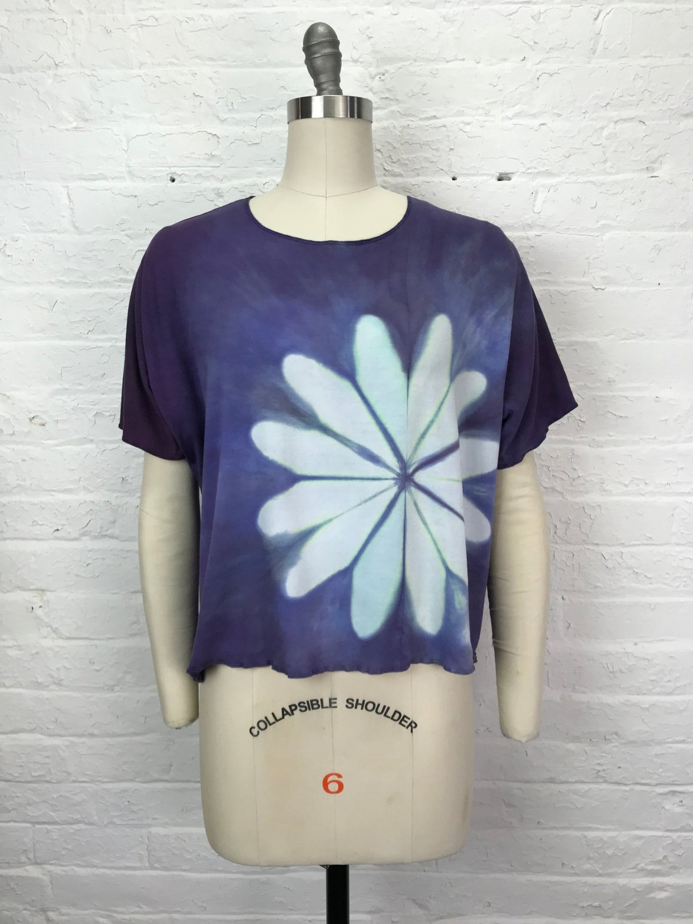 Juni Short Sleeve Petite Top in Night Blooming Cereus - One Size - Cloud Candy