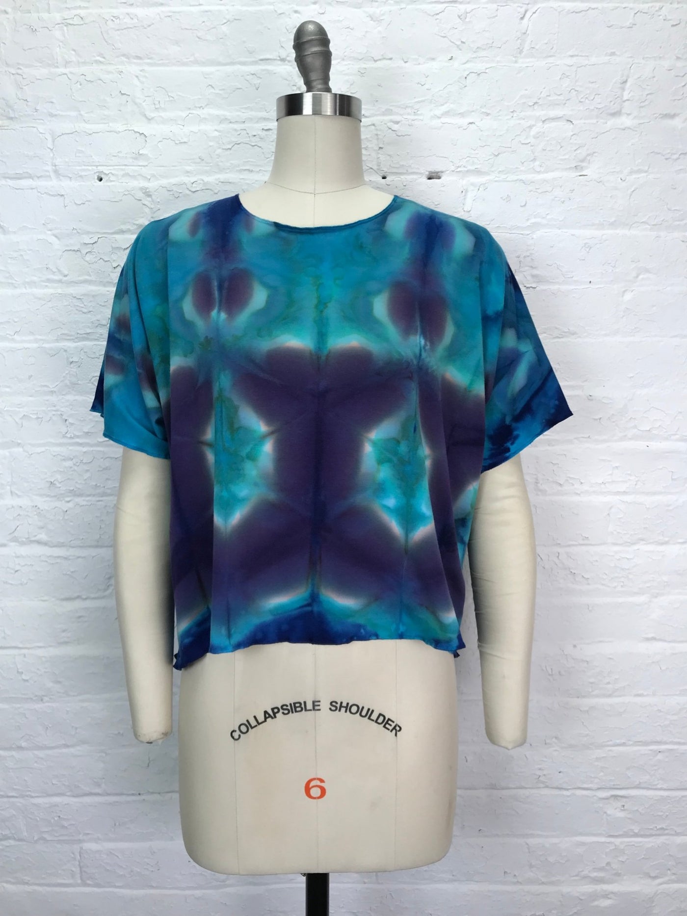 Juni Short Sleeve Petite Top in Tidepool Mirage - Cloud Candy