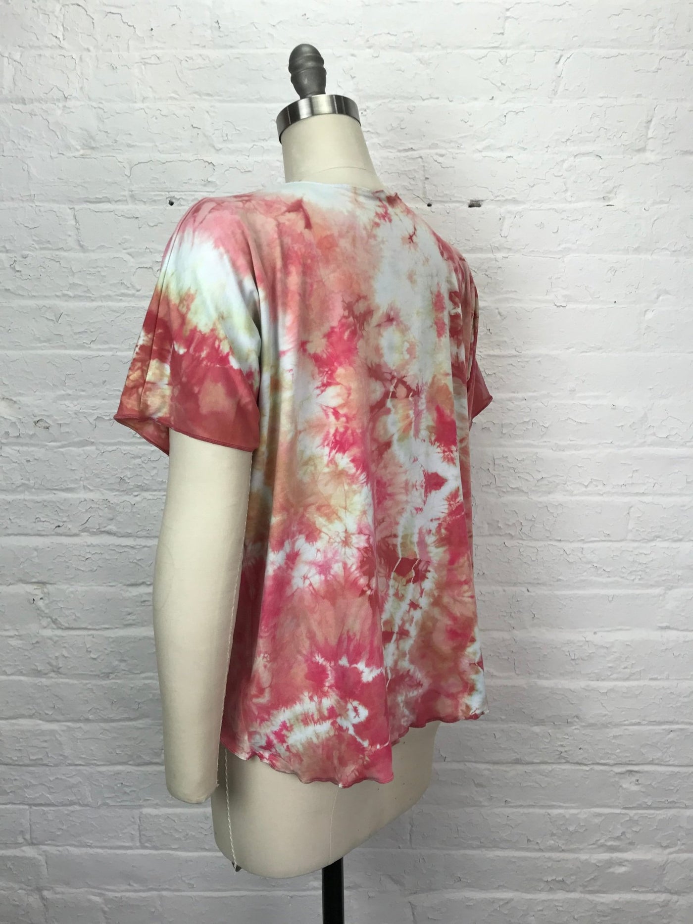 Juni Short Sleeve Shirt in Peachy Tangle - One size - Cloud Candy