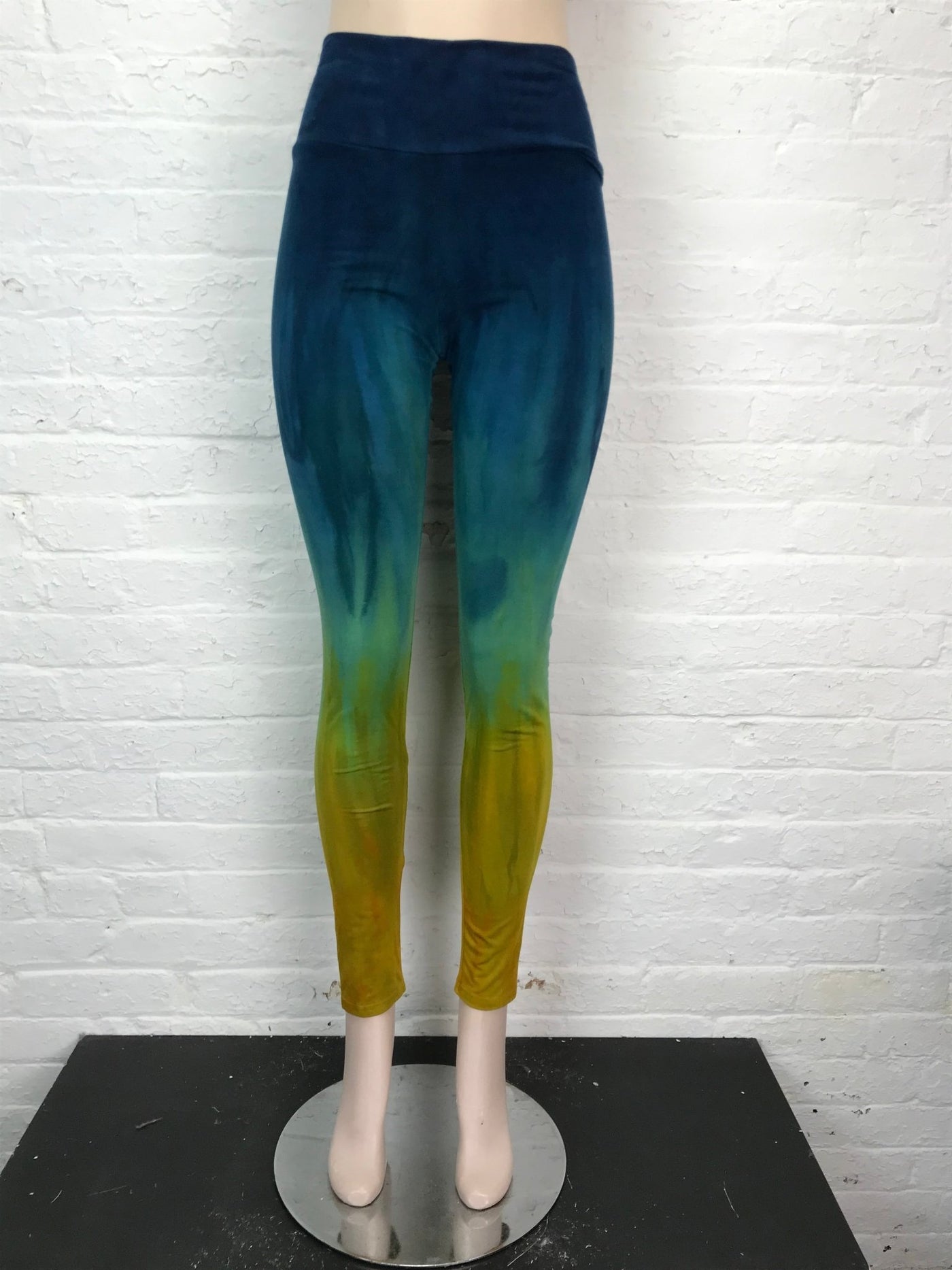 Leggings in Underwater Ombre - Cloud Candy