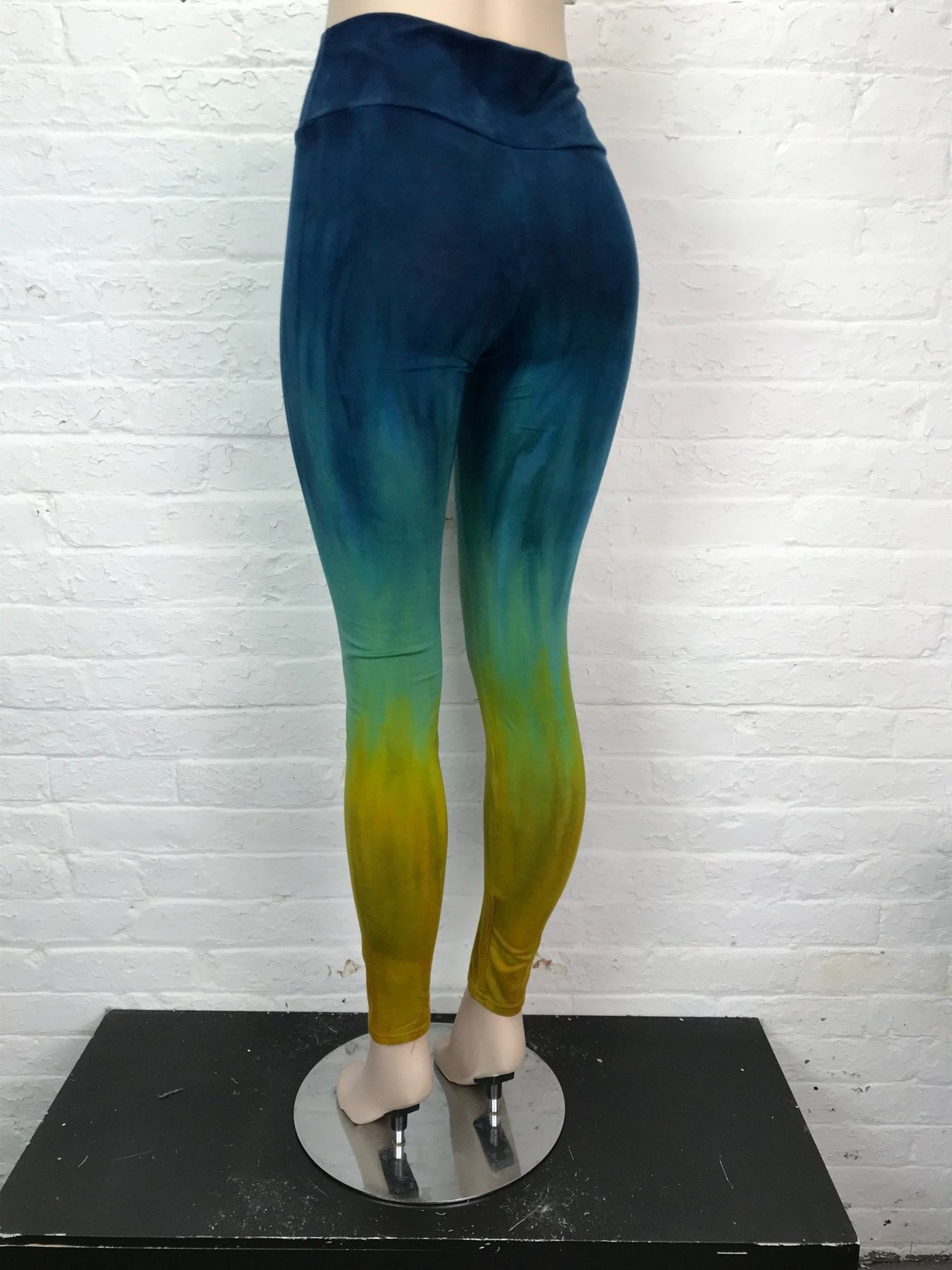 Leggings in Underwater Ombre - Cloud Candy