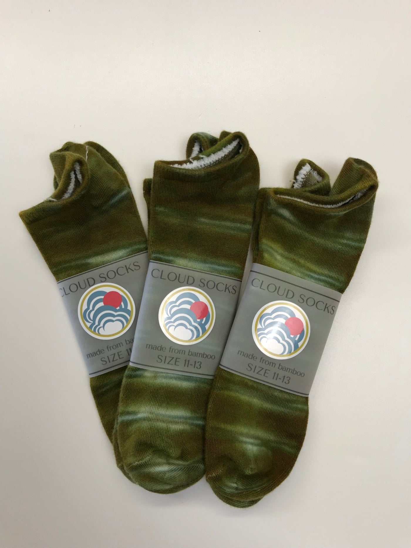 Men's Bamboo Footie Socks in Olive - Cloud Candy