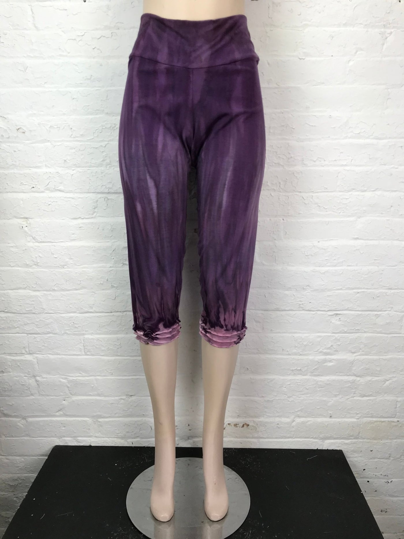 Ruffled Capri Leggings in Lilac Ombré - Extra Large - Cloud Candy